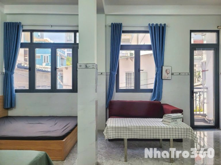 CĂN HỘ BAN CÔNG FULL NỘI THẤT ĐẸP MỚI TẠI Q10