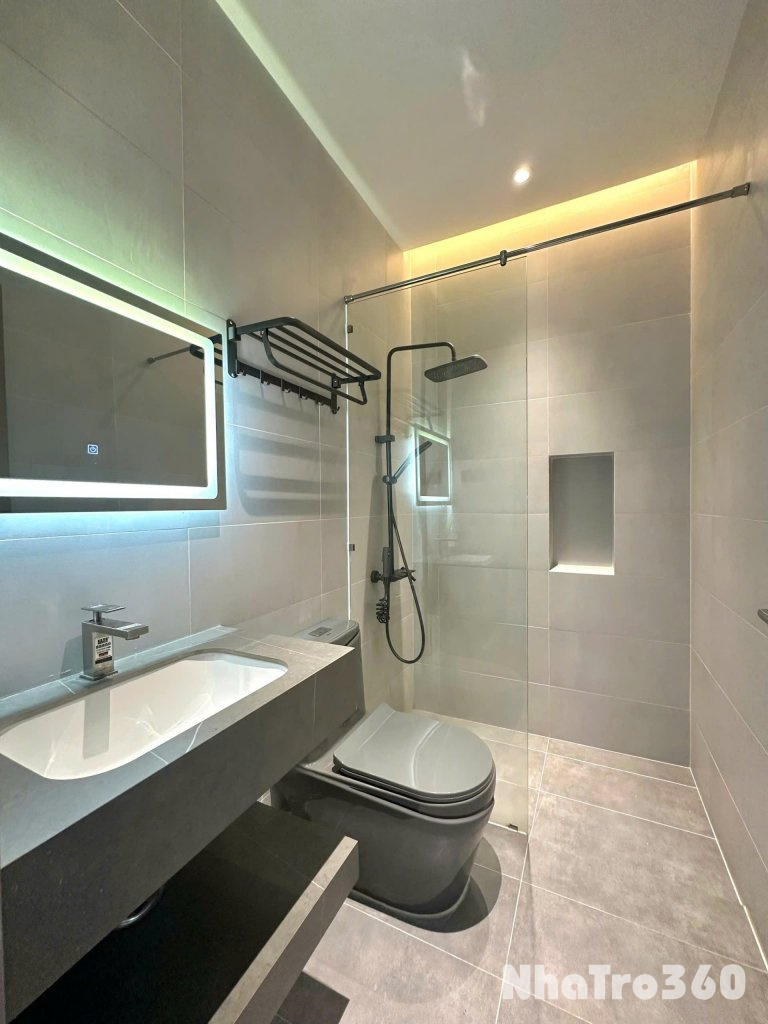 Khai Trương căn hộ cao cấp ngay trung tâm quận 4, cửa sổ đón nắng, tách bếpx2 không gian