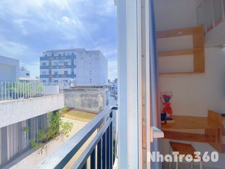 Duplex Ban Công 30m2 ngay Vòng Xoay Lê Văn Sỹ