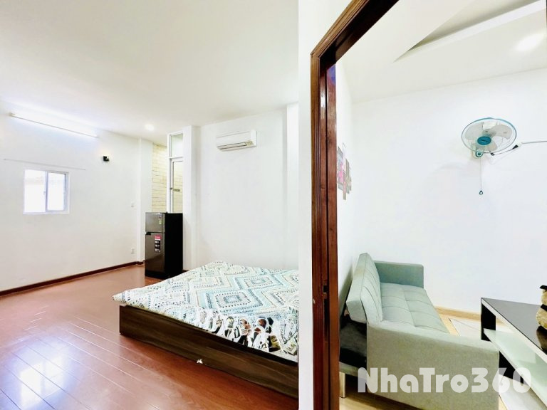 Căn hộ 1PN rộng , có bồn tắm và phòng khách lớn