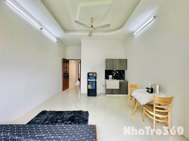 Full nội thất , bao thoáng mát, cửa sổ lớn