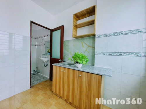 Full nội thất, cửa sổ lớn, rộng thoáng, thang máy