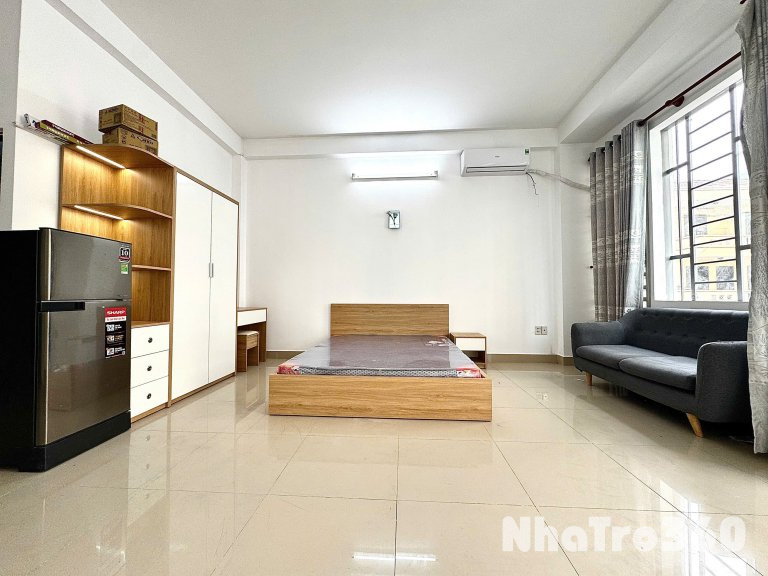 CĂN HỘ BAN CÔNG FULL NT QUẬN 3 GẦN CV LÊ THỊ RIÊNG