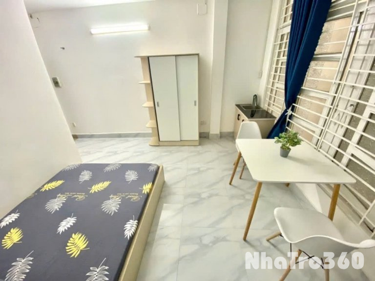 Ngay VHU, full nội thất, cửa sổ thoáng mát