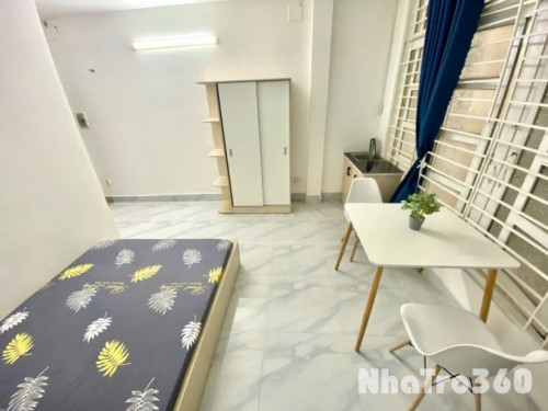 Ngay VHU, full nội thất, cửa sổ thoáng mát