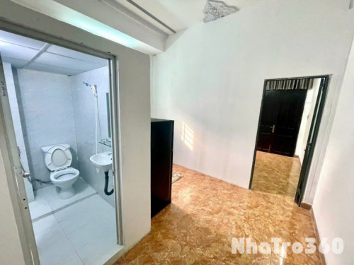 Tách phòng ngủ, tách bếp, cửa sổ, rộng thoáng