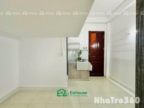 Mặt tiền, có gác, Full nội thất , cửa sổ thoáng