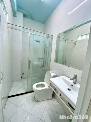 Ngay VHU, full nội thất, cửa sổ thoáng mát