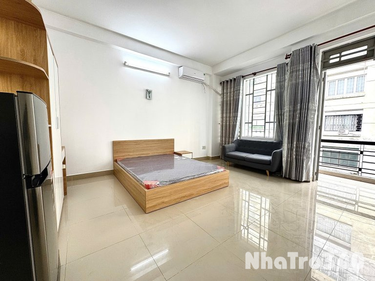 CĂN HỘ BAN CÔNG FULL NT QUẬN 3 GẦN CV LÊ THỊ RIÊNG