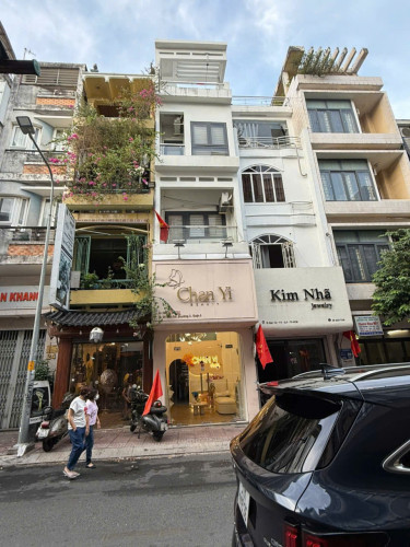 SANG SPA NGUYÊN CĂN GIÁ TỐT NHẤT TRUNG TÂM MẶT TIỀN– SỐ 20, Đ.BÀN CỜ, P.3, QUẬN 3, HCM