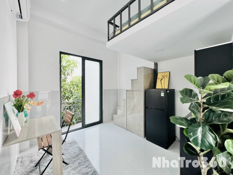 Phòng full nội thất, gác rộng, cửa sổ, giá rẻ