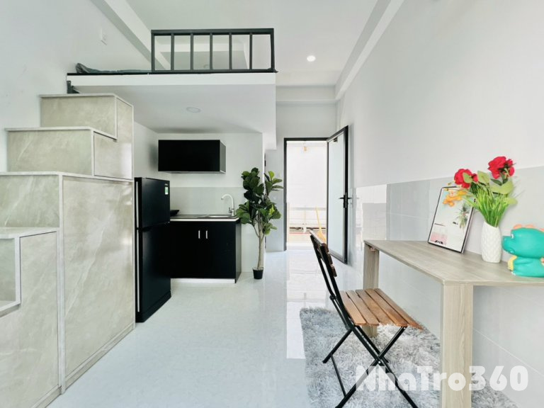 Phòng full nội thất, gác rộng, cửa sổ, giá rẻ