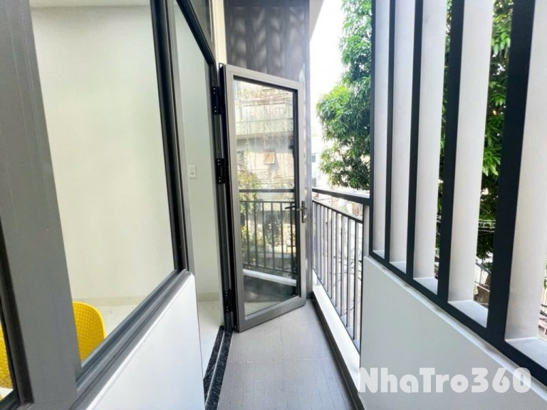 CĂN HỘ quận 3, ban công thoáng mát ngay ga sài gòn