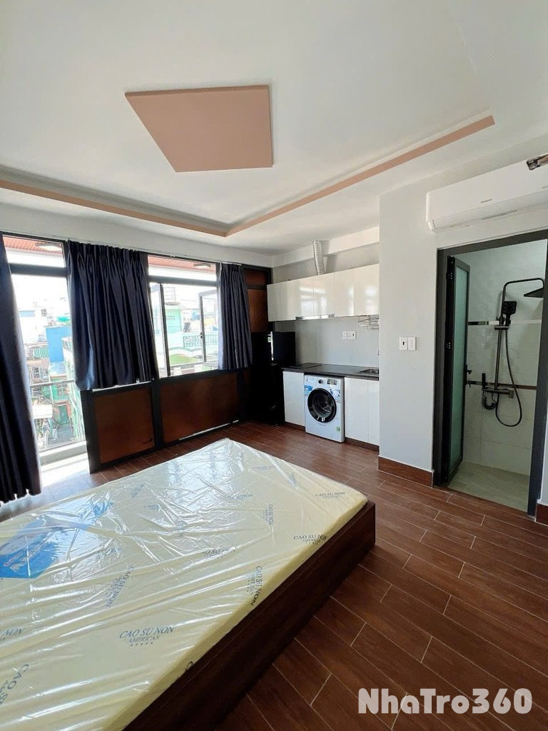 Full nội thất, free xe, ban công, cửa sổ, tự do