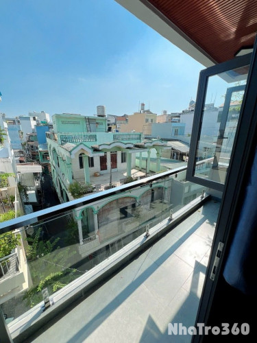 Full nội thất, free xe, ban công, cửa sổ, tự do