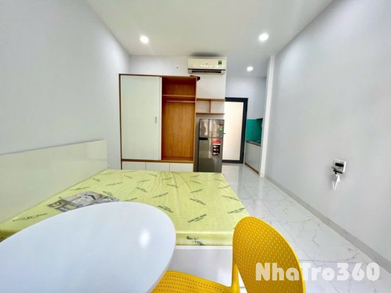 CĂN HỘ quận 3, ban công thoáng mát ngay ga sài gòn