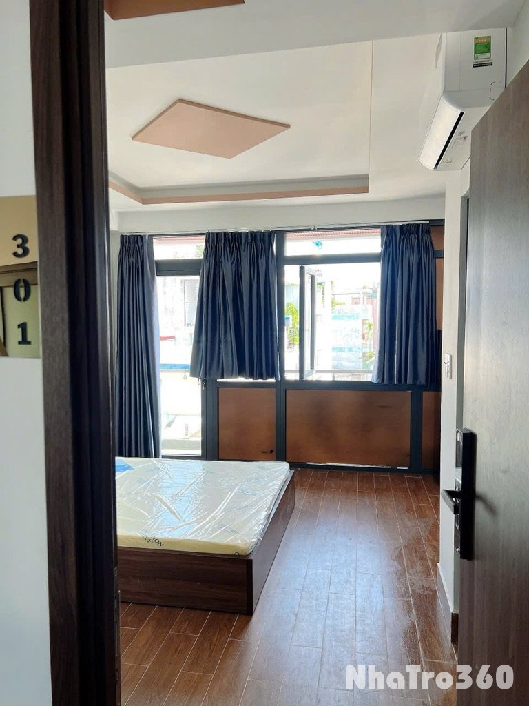 Full nội thất, free xe, ban công, cửa sổ, tự do