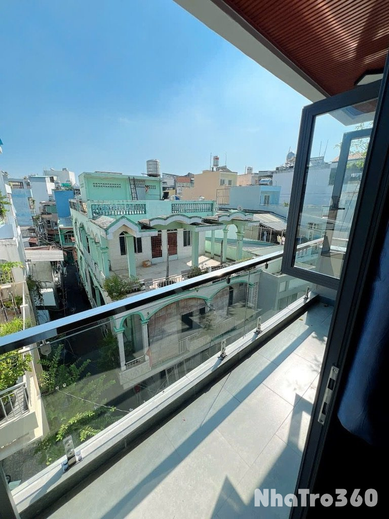 Full nội thất, free xe, ban công, cửa sổ, tự do