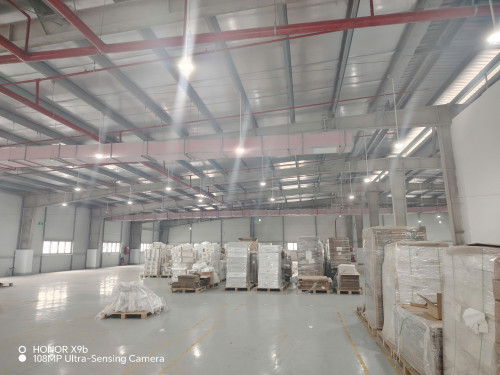 CHO THUÊ NHÀ XƯỞNG 4000 m KCN TẠI Đại đồng BẮC NINH.
- Diện tích xưởng : 2000 m * 2 tầng 
- Diện tích nhà xe : 250m2
- Xưởng 2 tầng, tầng 1