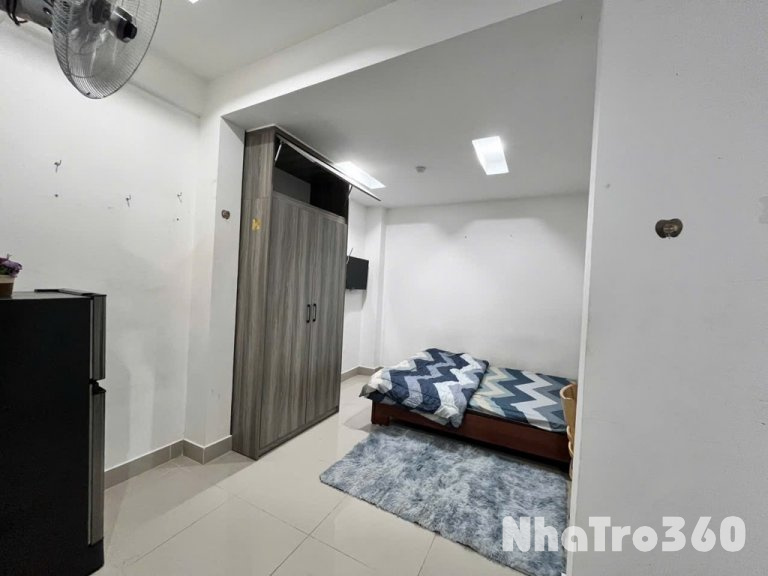 Căn hộ giá sinh viên gần ĐH Luật, đủ nội thất Q4