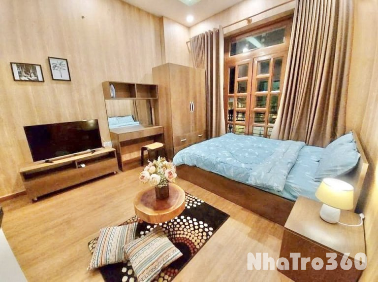 Căn hộ ban công, Tone gỗ gần cầu Ông Lãnh Quận 4