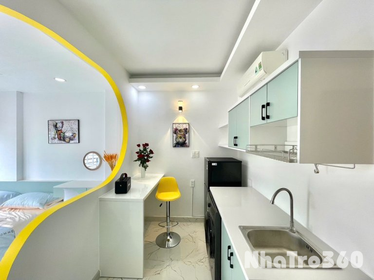 Căn hộ ngăn bếp, ban công, máy giặt riêng Quận 1