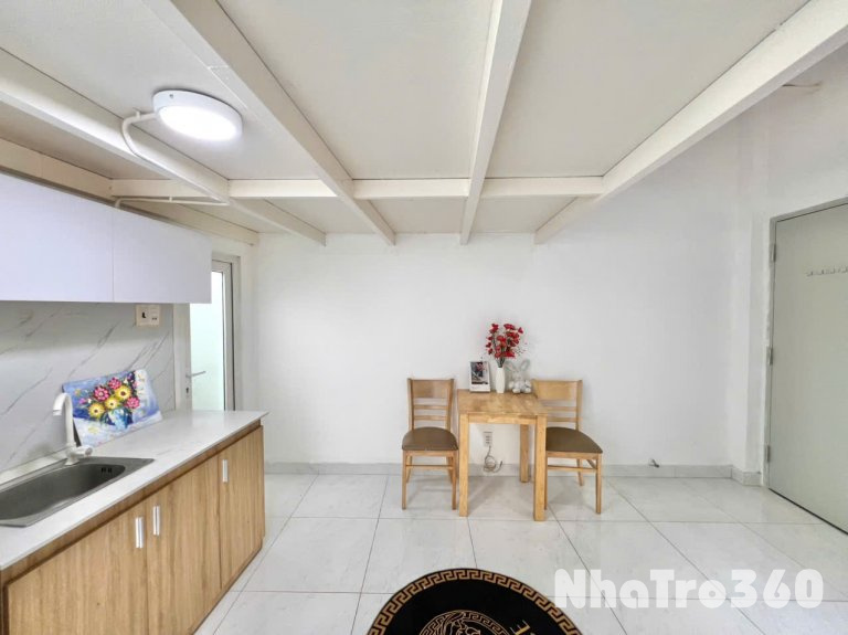 TRỐNG LẠI CĂN HỘ DUPLEX BAN CÔNG SIÊU RỘNG NGAY CMT8 Q10 –  gần vòng xoay Công trường Dân chủ