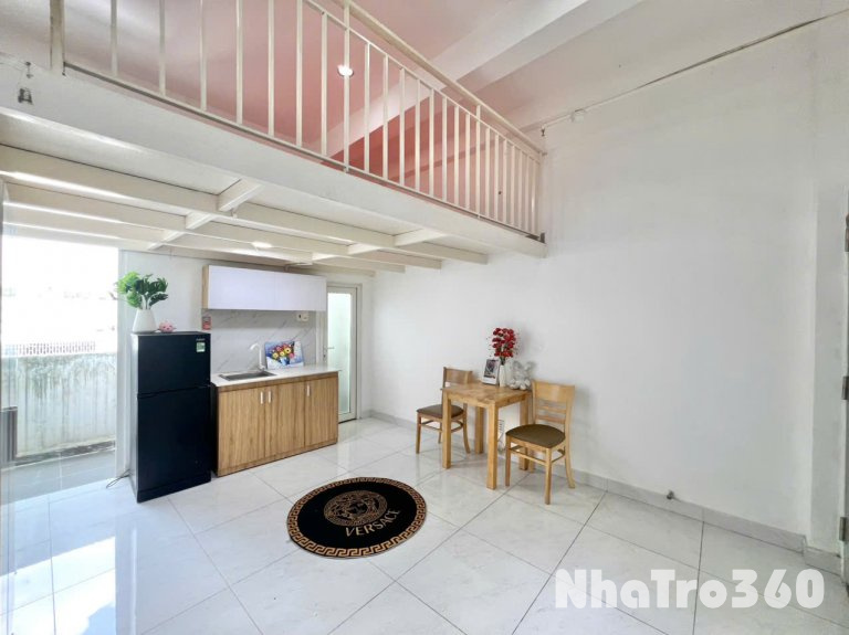 TRỐNG LẠI CĂN HỘ DUPLEX BAN CÔNG SIÊU RỘNG NGAY CMT8 Q10 –  gần vòng xoay Công trường Dân chủ