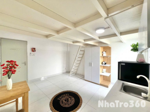 TRỐNG LẠI CĂN HỘ DUPLEX BAN CÔNG SIÊU RỘNG NGAY CMT8 Q10 –  gần vòng xoay Công trường Dân chủ