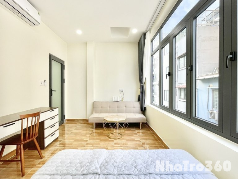 Căn Hộ 2 Phòng Ngủ, Mới 100% Gần Hồ Con Rùa