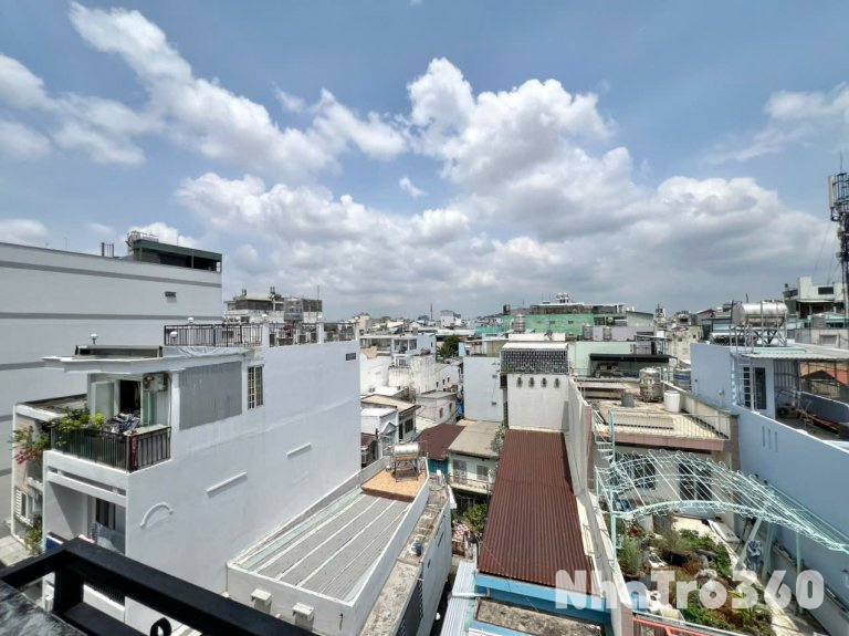 TRỐNG LẠI CĂN HỘ DUPLEX BAN CÔNG SIÊU RỘNG NGAY CMT8 Q10 –  gần vòng xoay Công trường Dân chủ