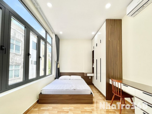 Căn Hộ 2 Phòng Ngủ, Mới 100% Gần Hồ Con Rùa