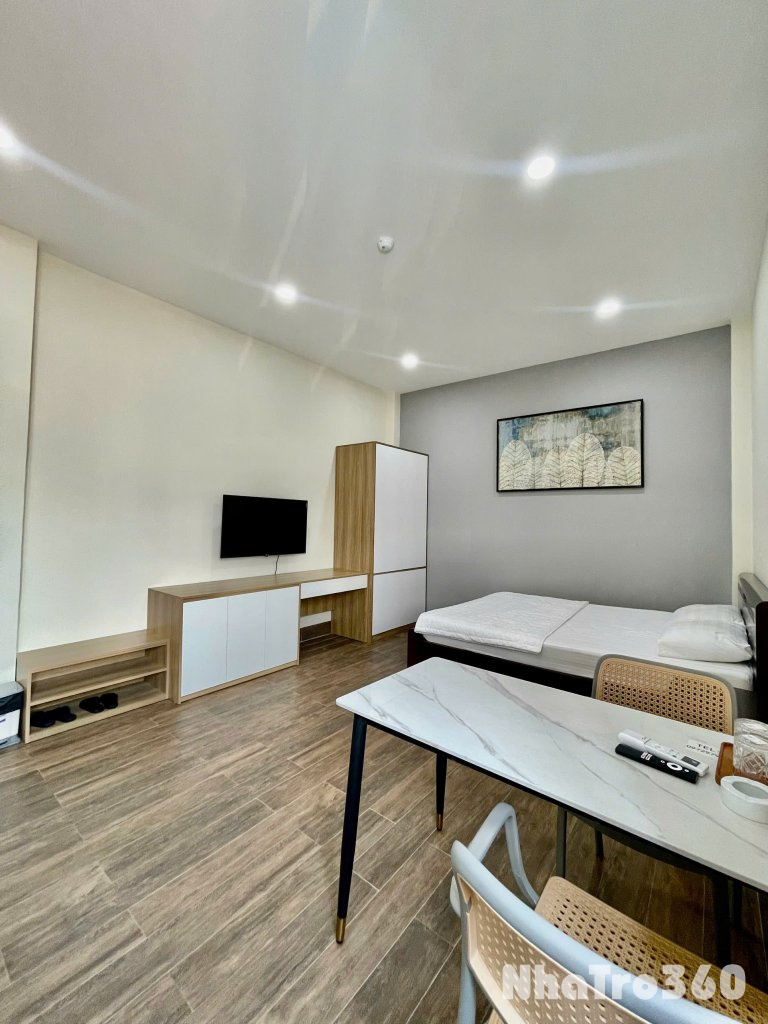 CĂN HỘ CÓ CỬA SỔ QUẬN 10 GẦN BIGC, HUFLIT, VẠN HẠNH MALL,...