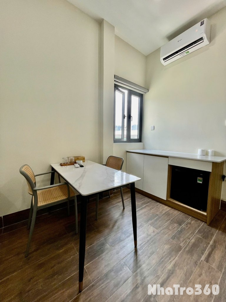 CĂN HỘ CÓ CỬA SỔ QUẬN 10 GẦN BIGC, HUFLIT, VẠN HẠNH MALL,...