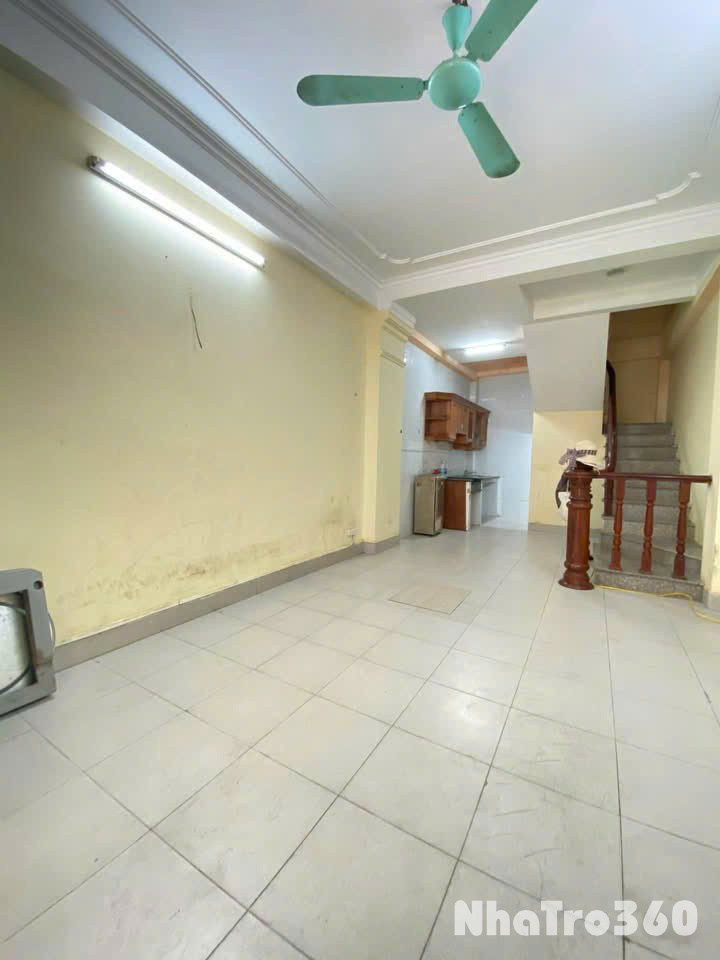 Cho thuê nhà nguyên căn ngõ 165 Giáp Bát, 5 tầng x 38m2, 3 ngủ, 4 WC, 11 Triệu ở sinh viên, gđ...