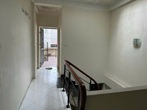 Cho thuê nhà ngõ 202 Giáp Bát, 4 tầng x 45m2, 4 ngủ, 3 WC, 14 Triệu
