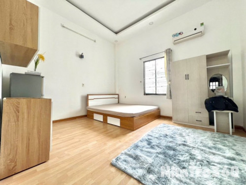 Studio cửa sổ trời full nội thất Etown Tân Binh