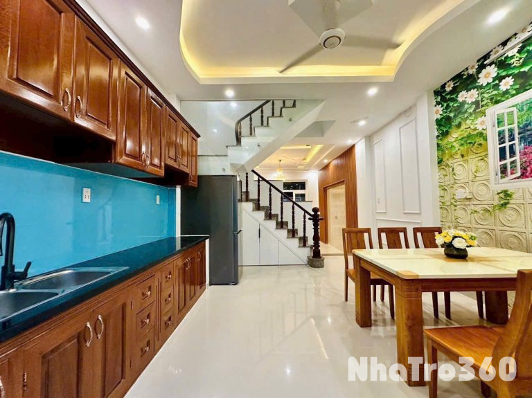 Cho thuê nhà Thạnh Xuân gần trường cao đẳng Điện lực phường Thạnh Xuân quận 12 

👉 Dt 4.5*17 
👉 4pn 4wc ban công sân rộng rãi 
👉 Có nội thất 

❌️ Giá 10tr cọc 2 tháng