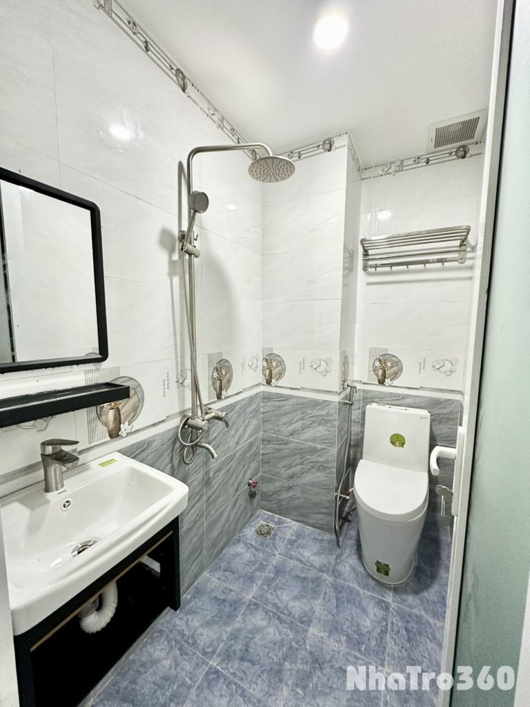 Phòng ban công, KDC 13E, gần VHU, UEH, Bình Chánh