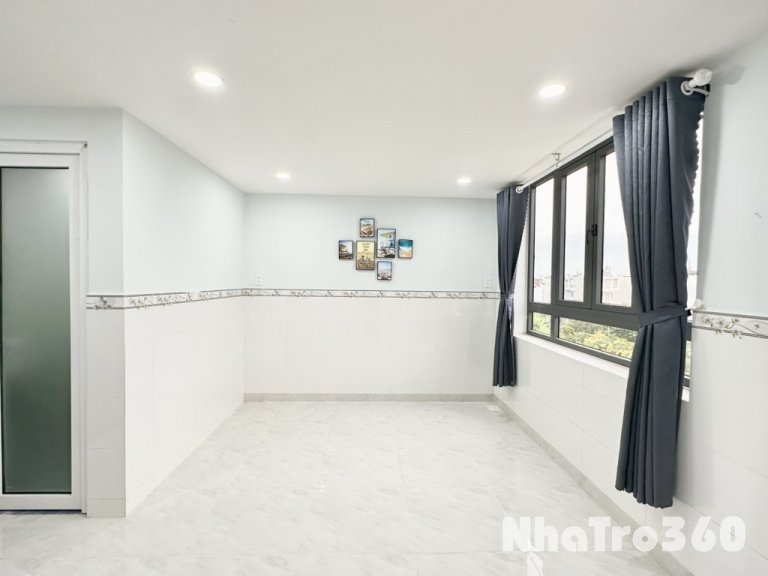 Phòng ban công, KDC 13E, gần VHU, UEH, Bình Chánh