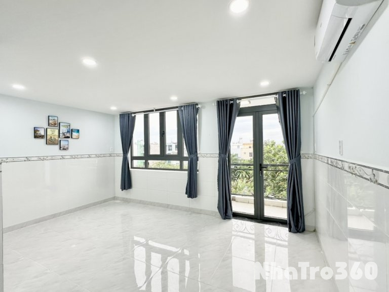 Phòng ban công, KDC 13E, gần VHU, UEH, Bình Chánh