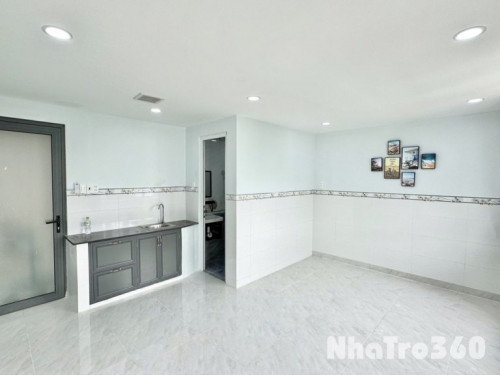 Phòng ban công, KDC 13E, gần VHU, UEH, Bình Chánh