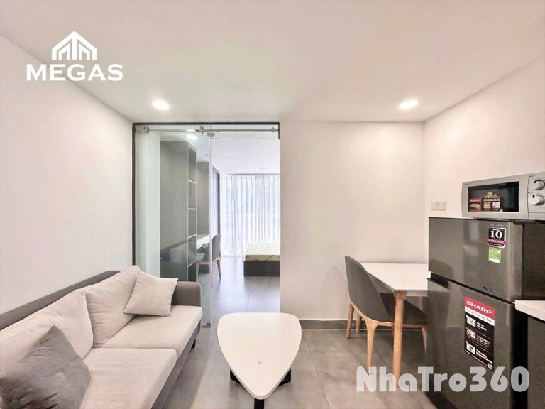 TRỐNG CĂN HỘ 1PN FULL NỘI THẤT BAN CÔNG QUẬN 1