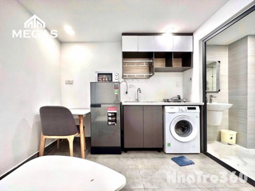 TRỐNG CĂN HỘ 1PN FULL NỘI THẤT BAN CÔNG QUẬN 1