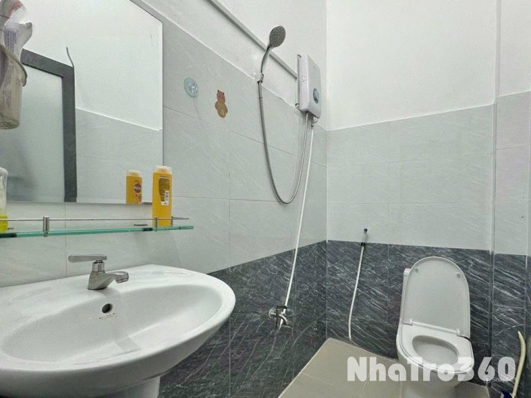 Cho thuê căn hộ ban công đầy đủ nội thất Hoàng Sa