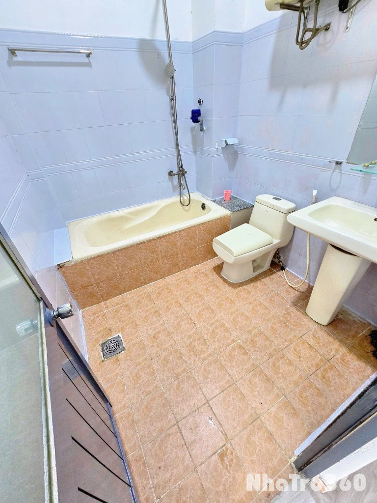 Cho thuê căn hộ Q5, đường Nguyễn Trãi, gần cầu Nguyễn Tri Phương, Đại Học Kinh Tế, Bệnh viện Nhiệt Đới
