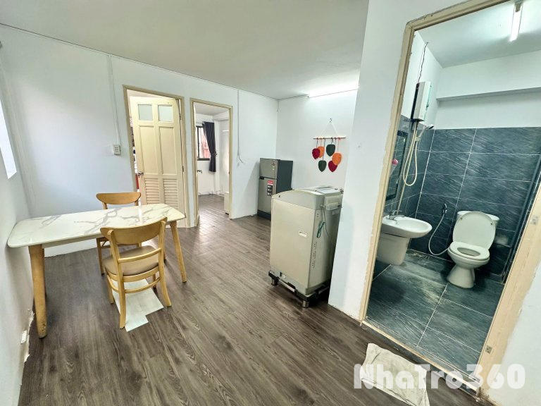 Cho thuê căn hộ 2PN Ban công thoáng Q1 gần cầu Thị Nghè, vòng xoay Điện Biên Phủ