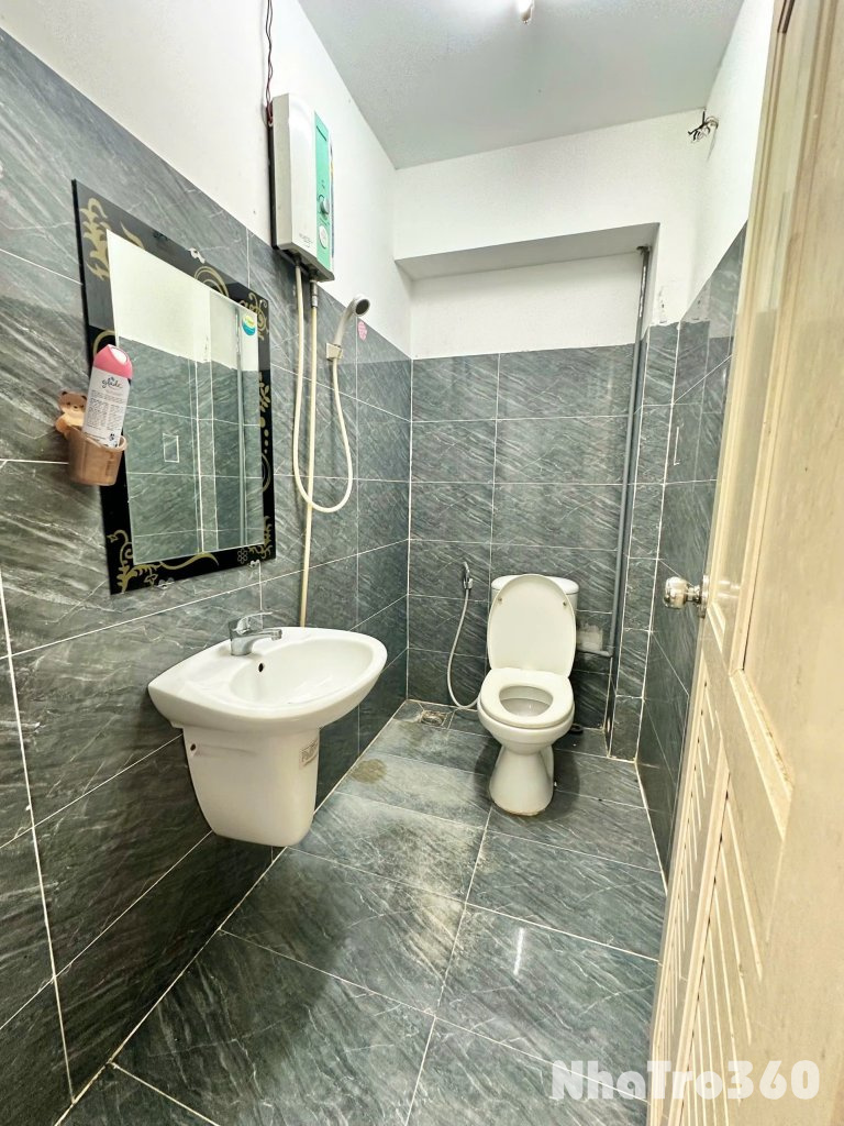 Cho thuê căn hộ 2PN Ban công thoáng Q1 gần cầu Thị Nghè, vòng xoay Điện Biên Phủ