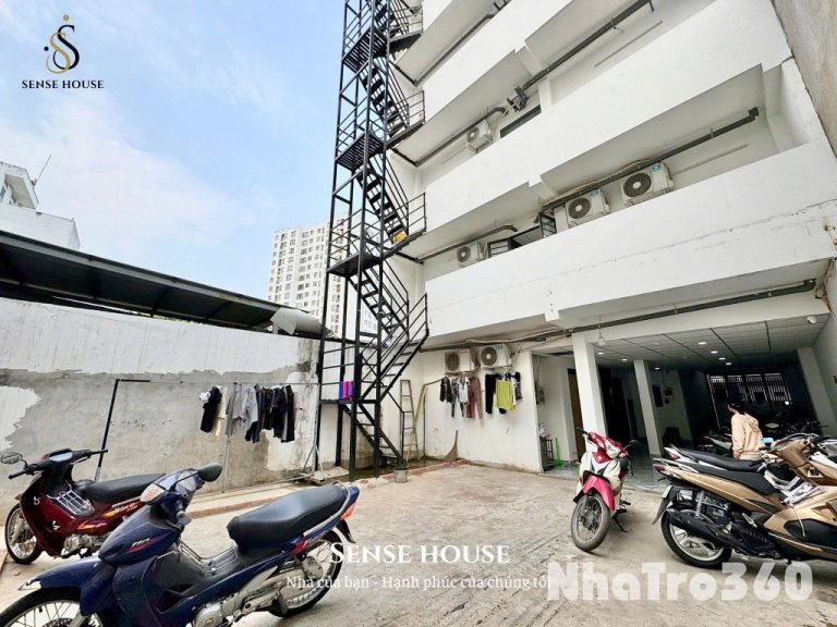 Nội thất cơ bản, gác, cửa sổ, free xe, tự do