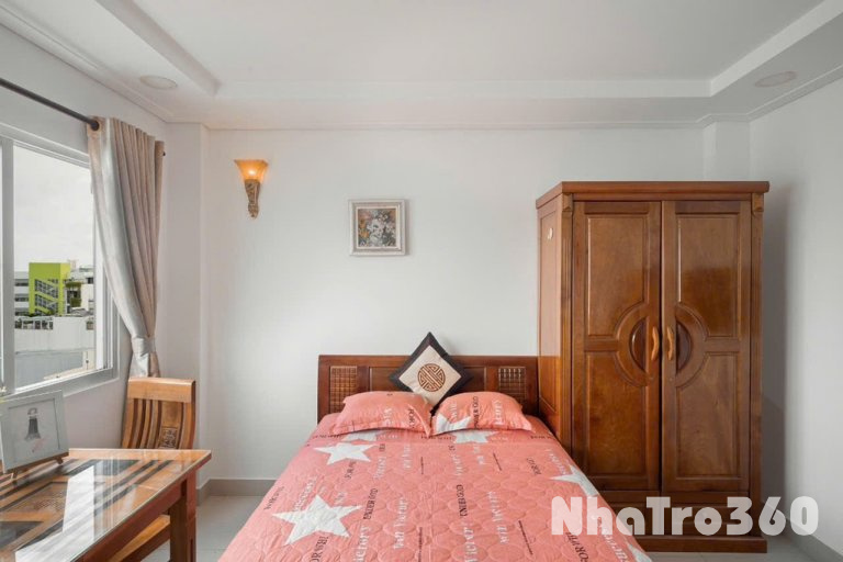 Căn hộ full nội thất CMT8 quận 10 ban công